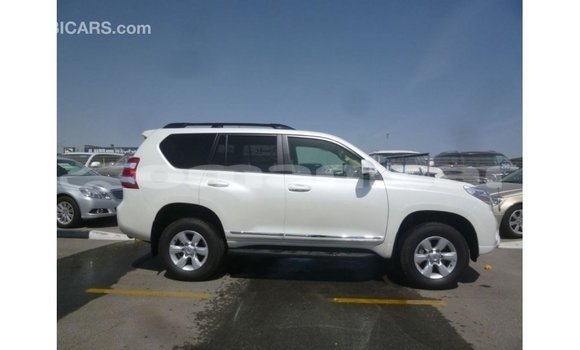 Buy Import Toyota Prado White Car in Import - Dubai in Dhufar Buy Import Toyota Prado White Car in Import - Dubai in Dhufar