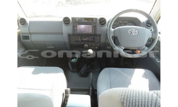 Buy Import Toyota Land Cruiser Beige Car in Import - Dubai in Dhufar Buy Import Toyota Land Cruiser Beige Car in Import - Dubai in Dhufar