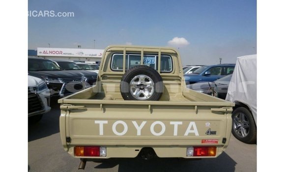 Buy Import Toyota Land Cruiser Beige Car in Import - Dubai in Dhufar Buy Import Toyota Land Cruiser Beige Car in Import - Dubai in Dhufar
