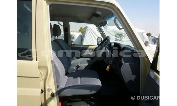 Buy Import Toyota Land Cruiser Beige Car in Import - Dubai in Dhufar Buy Import Toyota Land Cruiser Beige Car in Import - Dubai in Dhufar