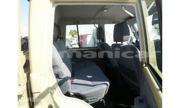 Buy Import Toyota Land Cruiser Beige Car in Import - Dubai in Dhufar Buy Import Toyota Land Cruiser Beige Car in Import - Dubai in Dhufar