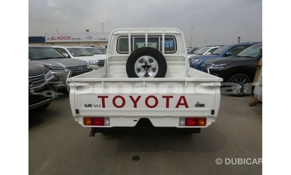 Buy Import Toyota Land Cruiser White Car in Import - Dubai in Dhufar Buy Import Toyota Land Cruiser White Car in Import - Dubai in Dhufar