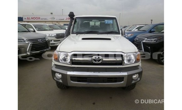 Buy Import Toyota Land Cruiser White Car in Import - Dubai in Dhufar Buy Import Toyota Land Cruiser White Car in Import - Dubai in Dhufar