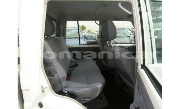 Buy Import Toyota Land Cruiser White Car in Import - Dubai in Dhufar Buy Import Toyota Land Cruiser White Car in Import - Dubai in Dhufar