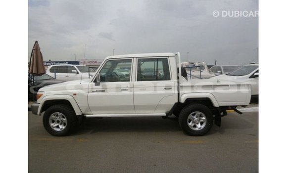 Buy Import Toyota Land Cruiser White Car in Import - Dubai in Dhufar Buy Import Toyota Land Cruiser White Car in Import - Dubai in Dhufar