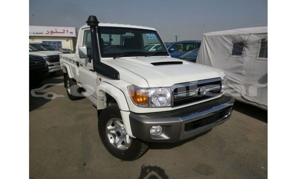 Buy Import Toyota Land Cruiser White Car in Import - Dubai in Dhufar Buy Import Toyota Land Cruiser White Car in Import - Dubai in Dhufar