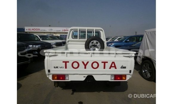 Buy Import Toyota Land Cruiser White Car in Import - Dubai in Dhufar Buy Import Toyota Land Cruiser White Car in Import - Dubai in Dhufar