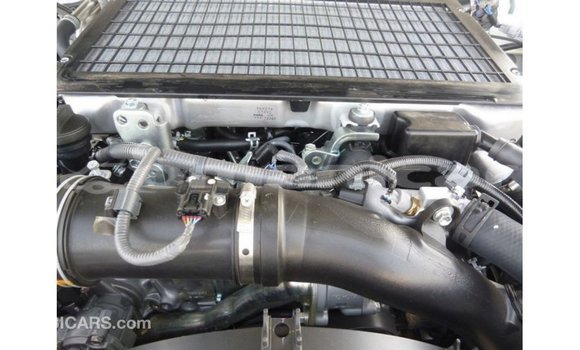 Buy Import Toyota Land Cruiser White Car in Import - Dubai in Dhufar Buy Import Toyota Land Cruiser White Car in Import - Dubai in Dhufar