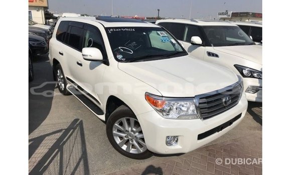 Buy Import Toyota Land Cruiser White Car in Import - Dubai in Dhufar Buy Import Toyota Land Cruiser White Car in Import - Dubai in Dhufar