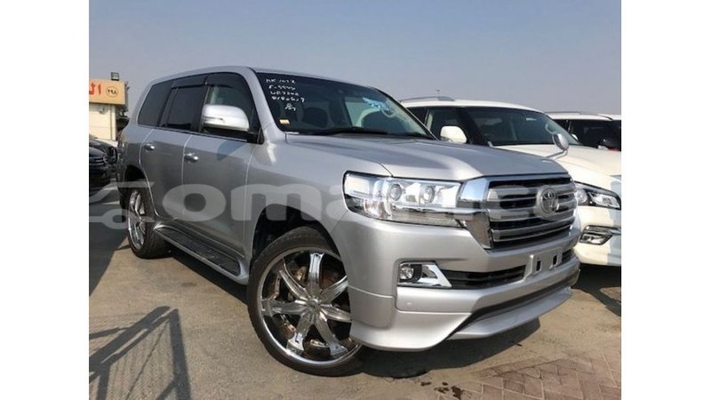 Big with watermark toyota land cruiser dhufar import dubai 2971
