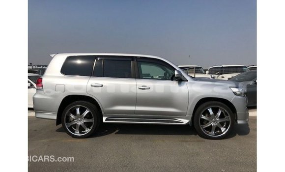 Buy Import Toyota Land Cruiser Other Car in Import - Dubai in Dhufar Buy Import Toyota Land Cruiser Other Car in Import - Dubai in Dhufar