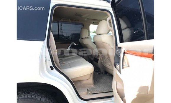 Buy Import Toyota Land Cruiser White Car in Import - Dubai in Dhufar Buy Import Toyota Land Cruiser White Car in Import - Dubai in Dhufar