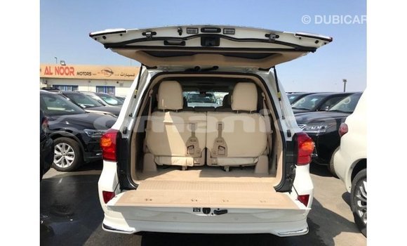 Buy Import Toyota Land Cruiser White Car in Import - Dubai in Dhufar Buy Import Toyota Land Cruiser White Car in Import - Dubai in Dhufar