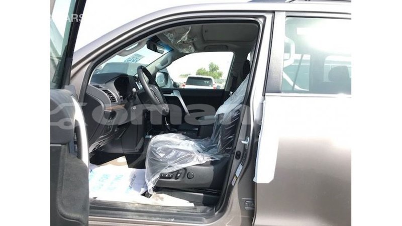 Big with watermark toyota prado dhufar import dubai 2976