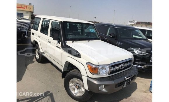 Buy Import Toyota Land Cruiser White Car in Import - Dubai in Dhufar Buy Import Toyota Land Cruiser White Car in Import - Dubai in Dhufar