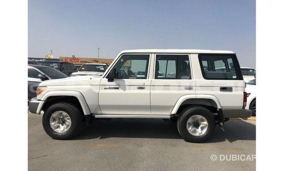 Buy Import Toyota Land Cruiser White Car in Import - Dubai in Dhufar Buy Import Toyota Land Cruiser White Car in Import - Dubai in Dhufar