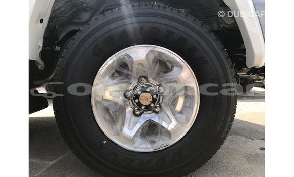 Buy Import Toyota Land Cruiser White Car in Import - Dubai in Dhufar Buy Import Toyota Land Cruiser White Car in Import - Dubai in Dhufar
