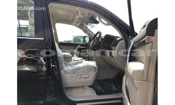 Buy Import Toyota Land Cruiser Black Car in Import - Dubai in Dhufar Buy Import Toyota Land Cruiser Black Car in Import - Dubai in Dhufar