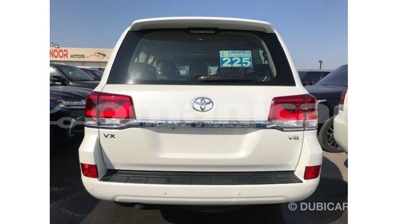 Big with watermark toyota land cruiser dhufar import dubai 2980