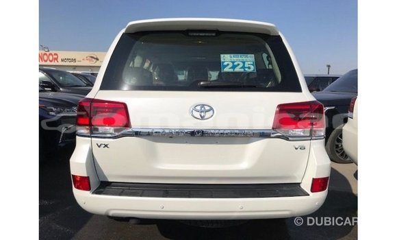 Buy Import Toyota Land Cruiser White Car in Import - Dubai in Dhufar Buy Import Toyota Land Cruiser White Car in Import - Dubai in Dhufar