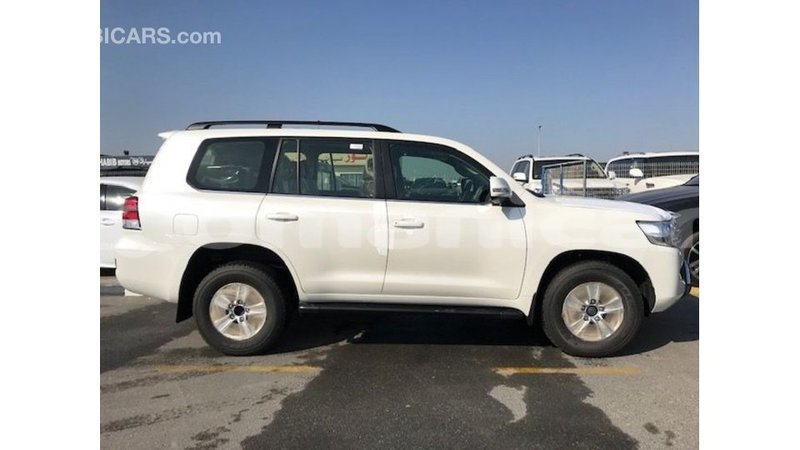 Big with watermark toyota land cruiser dhufar import dubai 2980