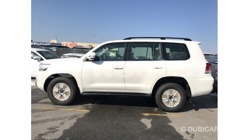 Big with watermark toyota land cruiser dhufar import dubai 2980