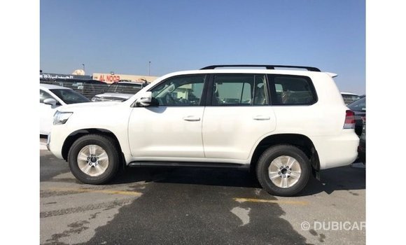 Buy Import Toyota Land Cruiser White Car in Import - Dubai in Dhufar Buy Import Toyota Land Cruiser White Car in Import - Dubai in Dhufar