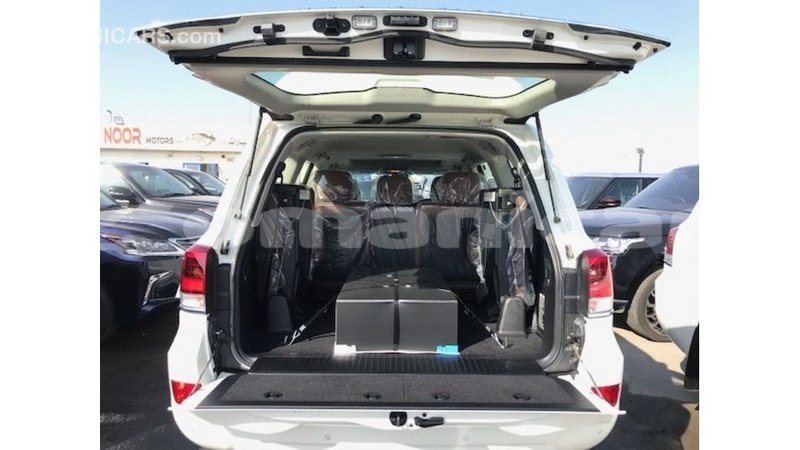 Big with watermark toyota land cruiser dhufar import dubai 2980