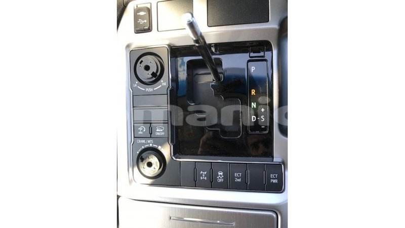 Big with watermark toyota land cruiser dhufar import dubai 2980