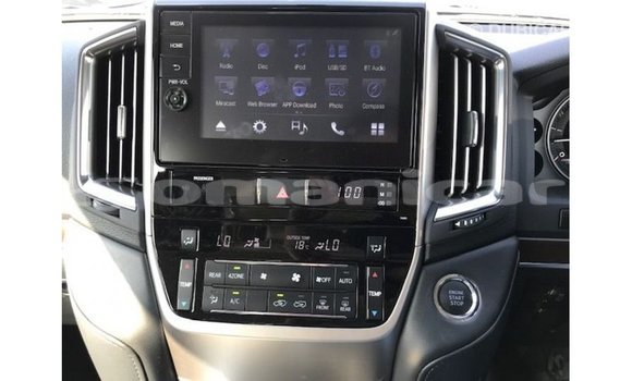 Buy Import Toyota Land Cruiser White Car in Import - Dubai in Dhufar Buy Import Toyota Land Cruiser White Car in Import - Dubai in Dhufar