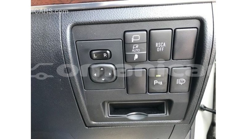 Big with watermark toyota land cruiser dhufar import dubai 2980