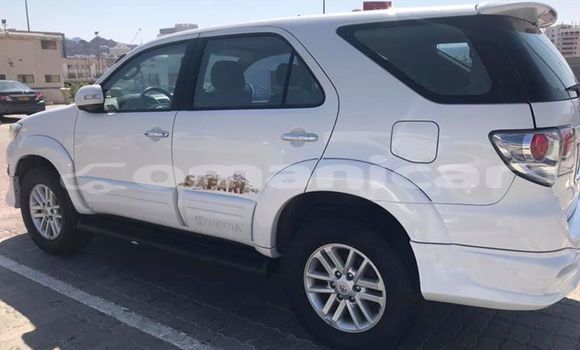 Buy Used Toyota Fortuner White Car in Muscat in Masqat Buy Used Toyota Fortuner White Car in Muscat in Masqat