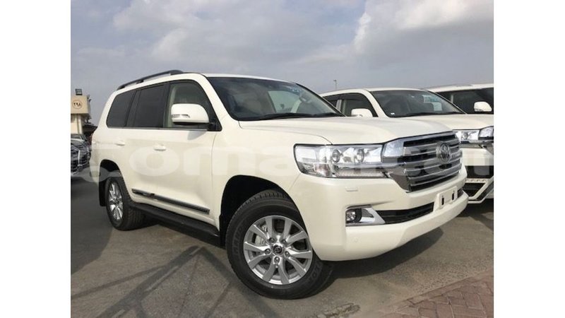 Big with watermark toyota land cruiser dhufar import dubai 2982