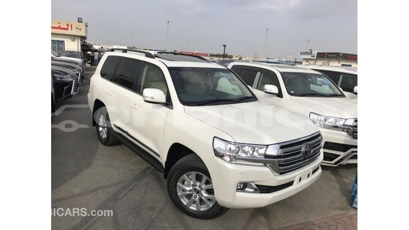 Big with watermark toyota land cruiser dhufar import dubai 2982
