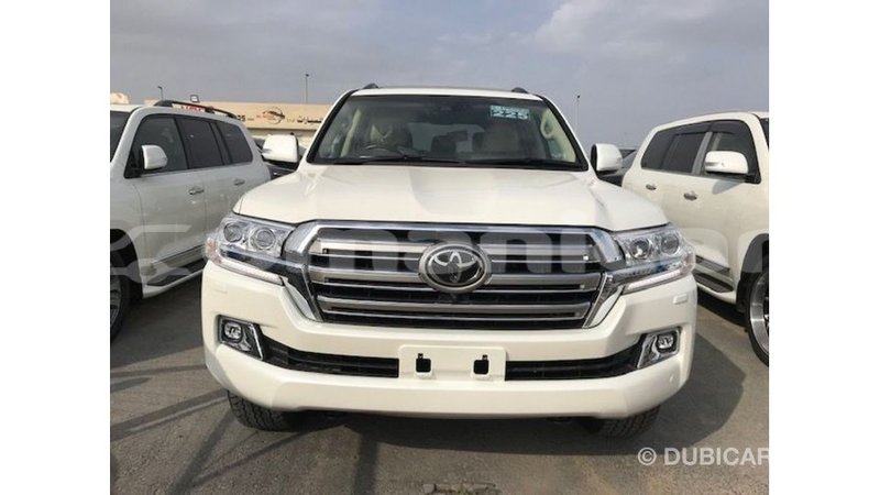 Big with watermark toyota land cruiser dhufar import dubai 2982