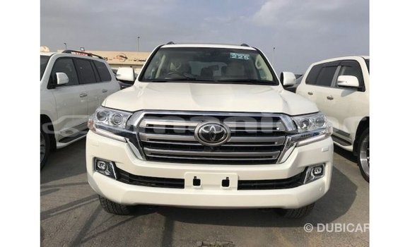 Buy Import Toyota Land Cruiser White Car in Import - Dubai in Dhufar Buy Import Toyota Land Cruiser White Car in Import - Dubai in Dhufar