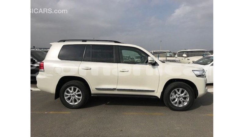 Big with watermark toyota land cruiser dhufar import dubai 2982