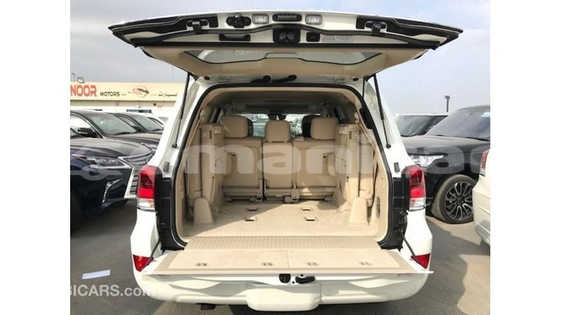 Big with watermark toyota land cruiser dhufar import dubai 2982