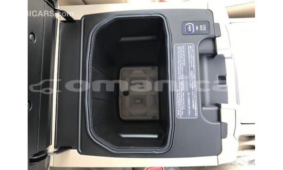 Buy Import Toyota Land Cruiser White Car in Import - Dubai in Dhufar Buy Import Toyota Land Cruiser White Car in Import - Dubai in Dhufar