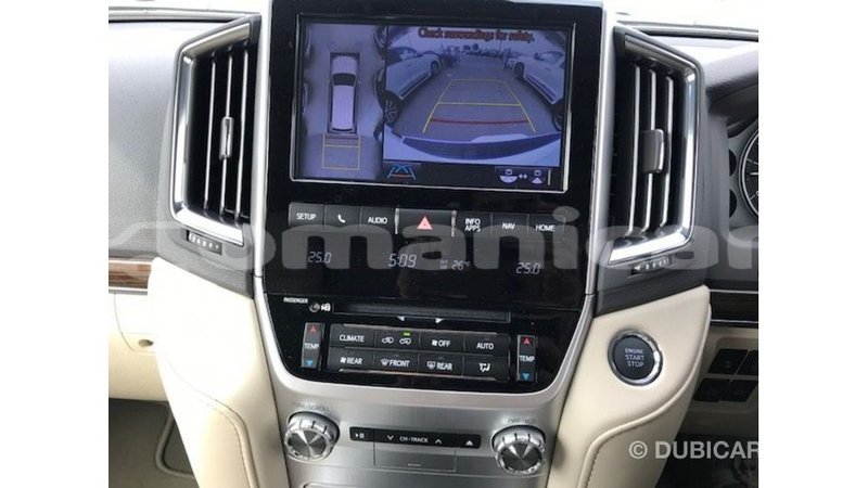 Big with watermark toyota land cruiser dhufar import dubai 2982