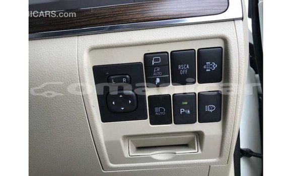 Buy Import Toyota Land Cruiser White Car in Import - Dubai in Dhufar Buy Import Toyota Land Cruiser White Car in Import - Dubai in Dhufar