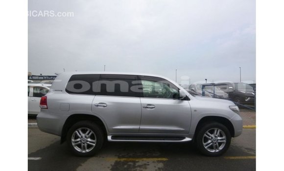 Buy Import Toyota Land Cruiser Other Car in Import - Dubai in Dhufar Buy Import Toyota Land Cruiser Other Car in Import - Dubai in Dhufar