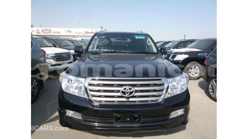 Big with watermark toyota land cruiser dhufar import dubai 2987