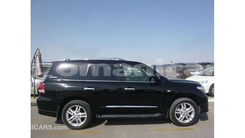 Big with watermark toyota land cruiser dhufar import dubai 2987