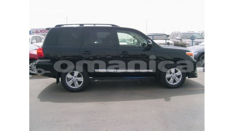 Big with watermark toyota land cruiser dhufar import dubai 2991