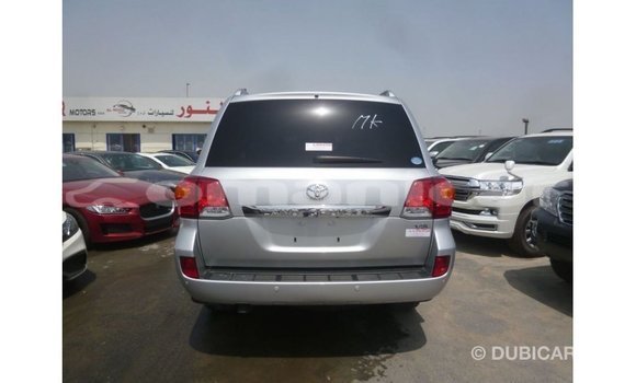Buy Import Toyota Land Cruiser Other Car in Import - Dubai in Dhufar Buy Import Toyota Land Cruiser Other Car in Import - Dubai in Dhufar