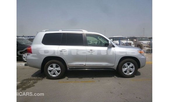 Buy Import Toyota Land Cruiser Other Car in Import - Dubai in Dhufar Buy Import Toyota Land Cruiser Other Car in Import - Dubai in Dhufar