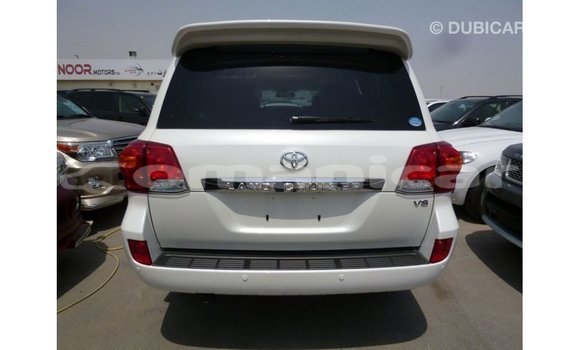 Buy Import Toyota Land Cruiser White Car in Import - Dubai in Dhufar Buy Import Toyota Land Cruiser White Car in Import - Dubai in Dhufar