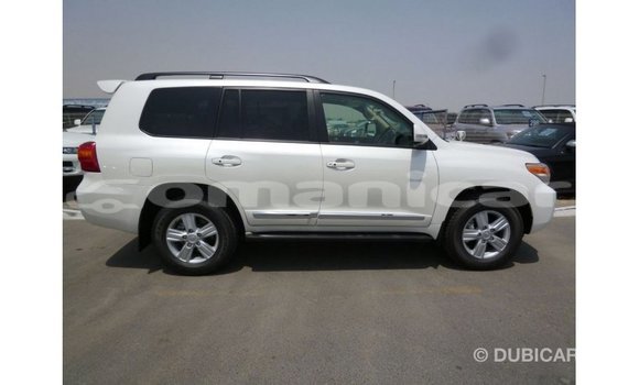 Buy Import Toyota Land Cruiser White Car in Import - Dubai in Dhufar Buy Import Toyota Land Cruiser White Car in Import - Dubai in Dhufar