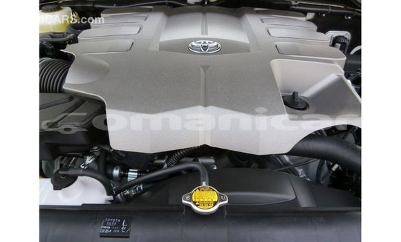 Buy Import Toyota Land Cruiser White Car in Import - Dubai in Dhufar Buy Import Toyota Land Cruiser White Car in Import - Dubai in Dhufar